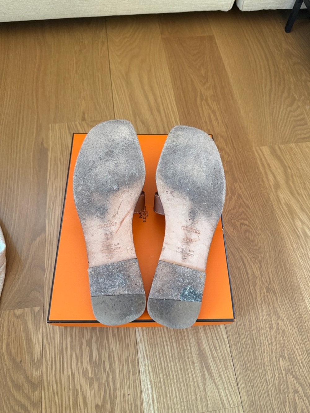 Hermès Oran Gold Leather Slide Sandals - Picture 4 of 5
